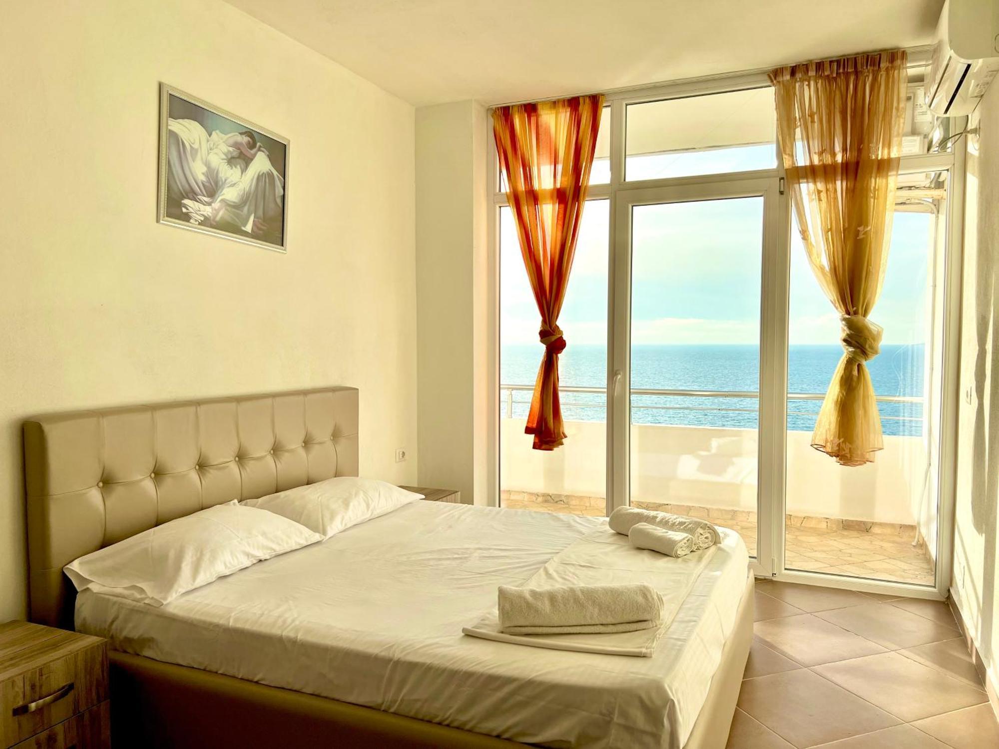 Redi'S Seaview Apartments ساراندا المظهر الخارجي الصورة