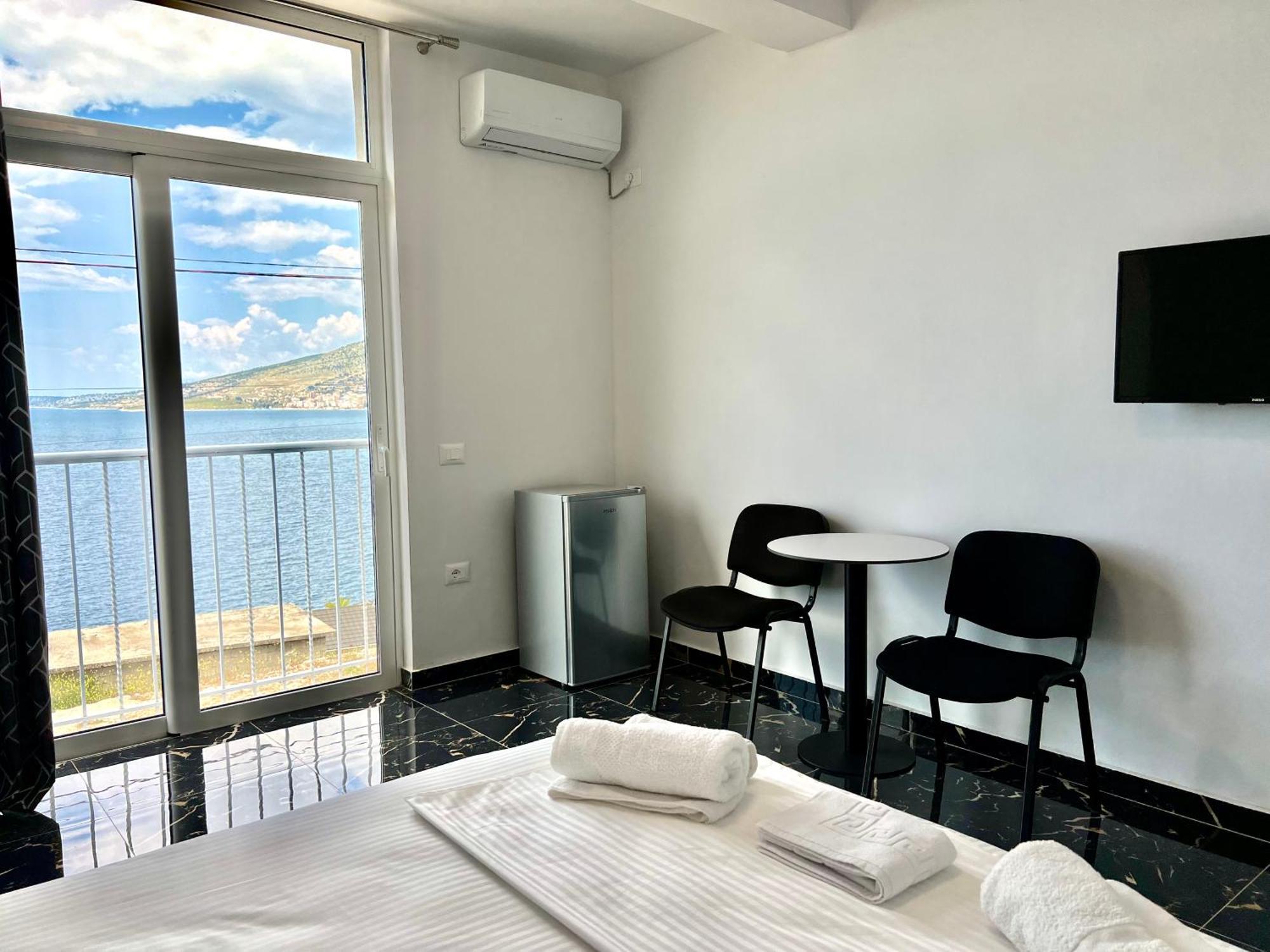 Redi'S Seaview Apartments ساراندا المظهر الخارجي الصورة