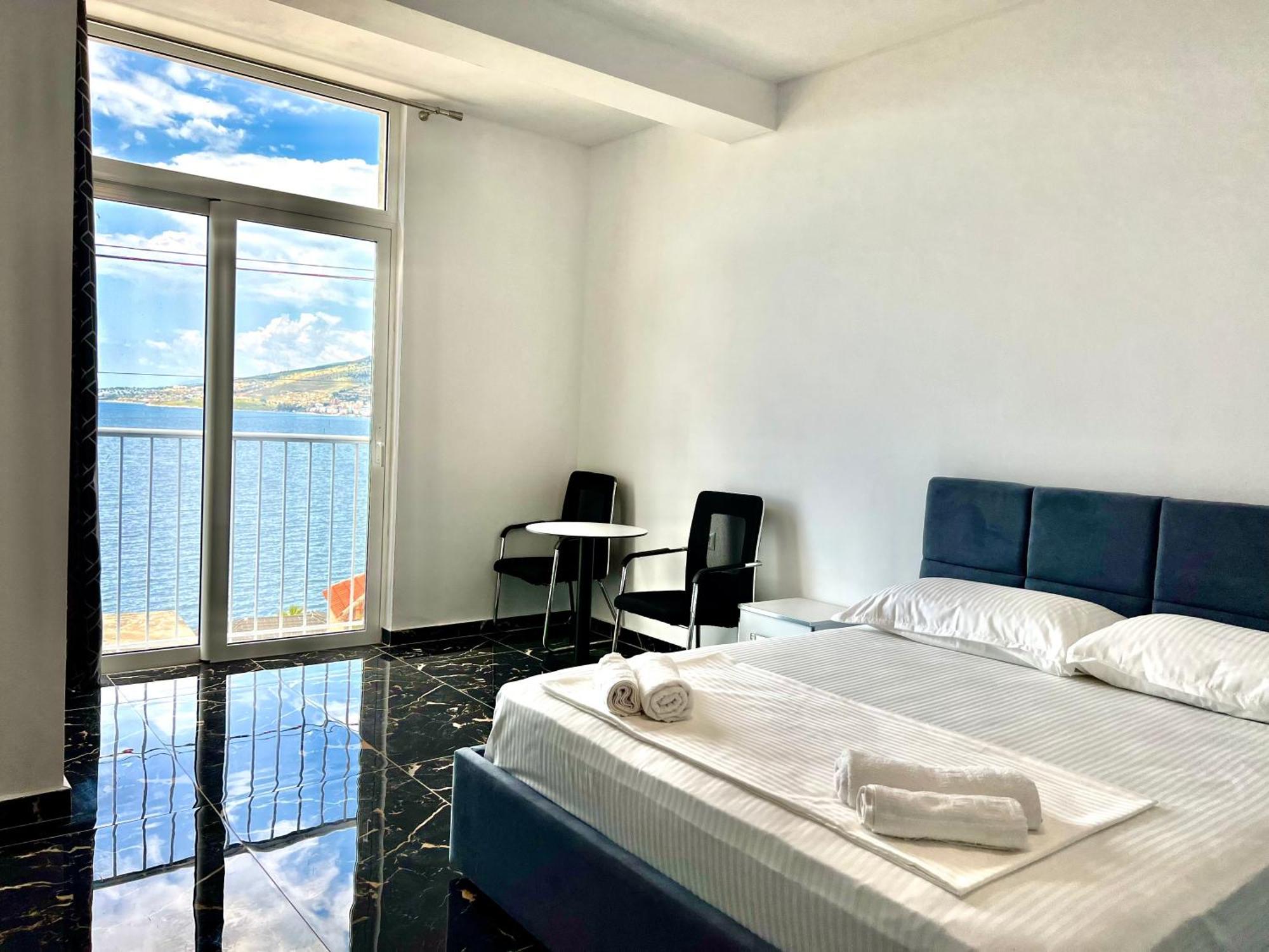 Redi'S Seaview Apartments ساراندا المظهر الخارجي الصورة