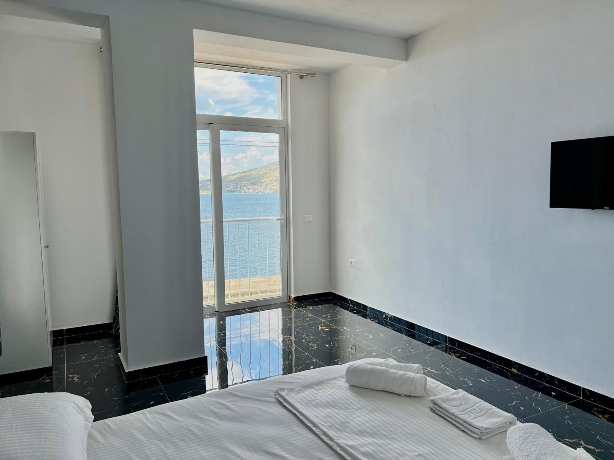Redi'S Seaview Apartments ساراندا المظهر الخارجي الصورة